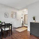 Apartment And Cozy - Parking Included! *