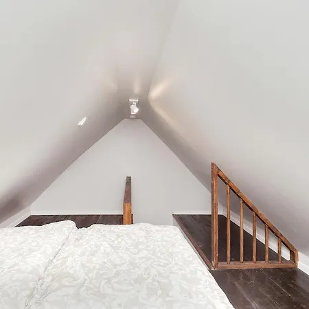 And Cozy - Parking Included! * Στάβανγκερ