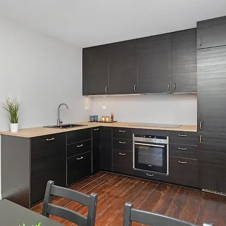 And Cozy - Parking Included! Διαμέρισμα *