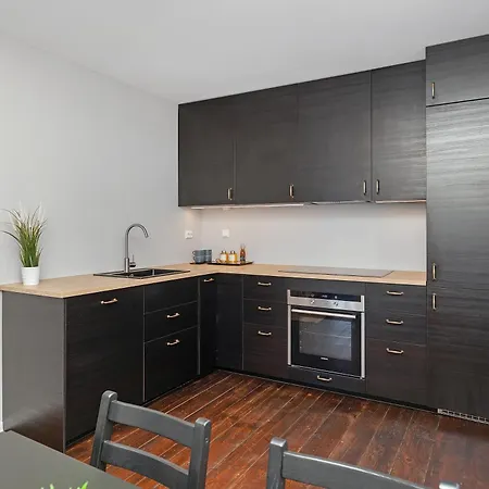 And Cozy - Parking Included! Διαμέρισμα Στάβανγκερ