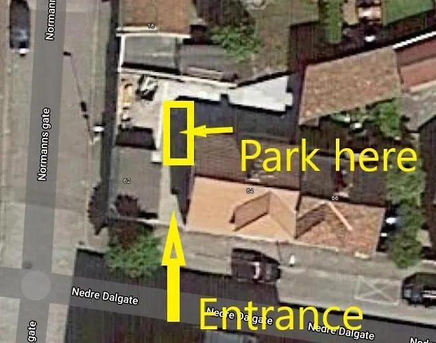 And Cozy - Parking Included! Apartment *