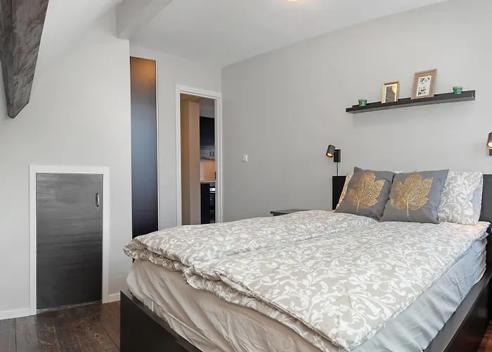 And Cozy - Parking Included! Lejlighed *